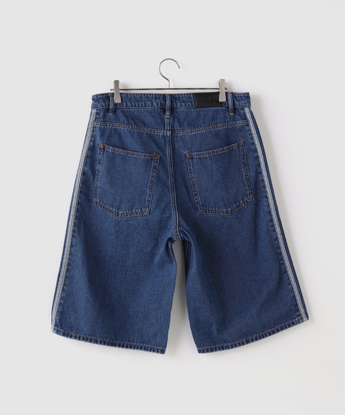 adidas Originals(アディダスオリジナルス)の「adidas originals / アディダス オリジナルス FIREBIRD ADICOLOR DENIM SHORTS(その他パンツ・メンズ・ブラック・30)」の2枚目の写真