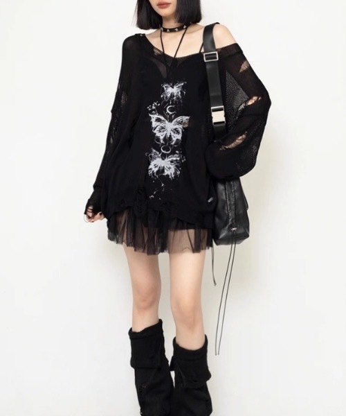 Alvia(アルビア)の「Vネックダメージ風バタフライプリント ニットトップス(ニット/セーター・レディース・ホワイト/ブラック・M)」の16枚目の写真