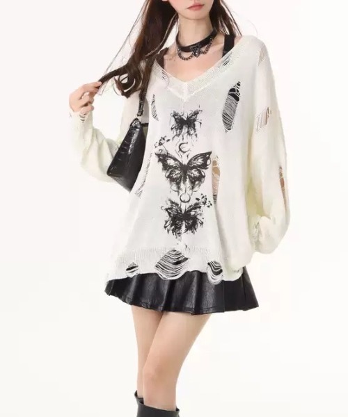 Alvia(アルビア)の「Vネックダメージ風バタフライプリント ニットトップス(ニット/セーター・レディース・ホワイト/ブラック・M)」の6枚目の写真