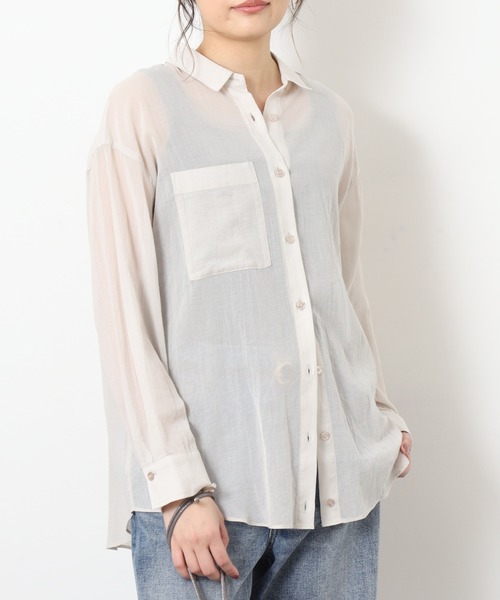 EGLANTINE(エグランティーヌ)の「EGLANTINE コットンシアードレープタックブラウス 長袖(シャツ/ブラウス・レディース・オフホワイト/サンドベージュ/ブラック・40)」の19枚目の写真