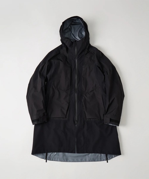 WHITE MOUNTAINEERING(ホワイトマウンテニアリング)の「【White Mountaineering/ホワイトマウンテニアリング】GORE-TEX HOODED COAT(ダウンジャケット/コート・メンズ・ブラック・2/1)」の1枚目の写真