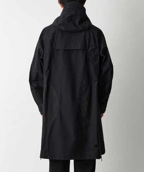 WHITE MOUNTAINEERING(ホワイトマウンテニアリング)の「【White Mountaineering/ホワイトマウンテニアリング】GORE-TEX HOODED COAT(ダウンジャケット/コート・メンズ・ブラック・2/1)」の3枚目の写真