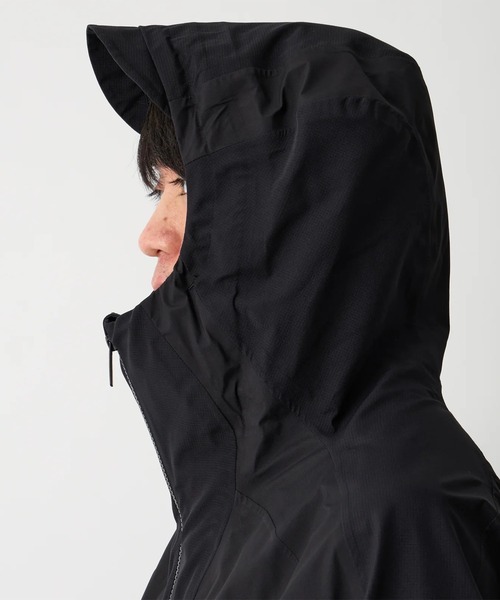 WHITE MOUNTAINEERING(ホワイトマウンテニアリング)の「【White Mountaineering/ホワイトマウンテニアリング】GORE-TEX HOODED COAT(ダウンジャケット/コート・メンズ・ブラック・2/1)」の5枚目の写真