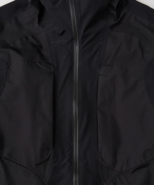 WHITE MOUNTAINEERING(ホワイトマウンテニアリング)の「【White Mountaineering/ホワイトマウンテニアリング】GORE-TEX HOODED COAT(ダウンジャケット/コート・メンズ・ブラック・2/1)」の6枚目の写真