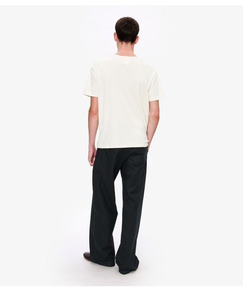 A.P.C.(アーペーセー)の「T-SHIRT NICLAS(Tシャツ/カットソー・メンズ・ベージュ/ブラウン・XS/M/L/S)」の4枚目の写真