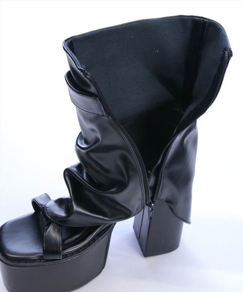 clear（クリア）の「カバーブーツ厚底サンダル（サンダル・レディース・ブラック/アイボリー・L/M）」の14枚目の写真