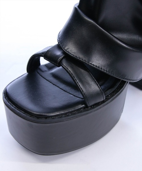 clear（クリア）の「カバーブーツ厚底サンダル（サンダル・レディース・ブラック/アイボリー・L/M）」の15枚目の写真