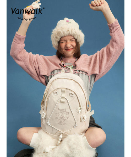 VANWALK（バンウォーク）の「トライアングルバックパック [アイボリー]（バックパック/リュック・レディース・その他・FREE）」の2枚目の写真