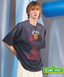 《UNISEX》【MOVIE SERIES】「SESAME STREET」- Elmo - Prime-Over Crew Neck Short Sleeve T-Shirt/「セサミストリート」-エルモ-プライムオーバークルーネックショートスリーブTシャツ【MAISON SPECIAL/メゾンスペシャル】
