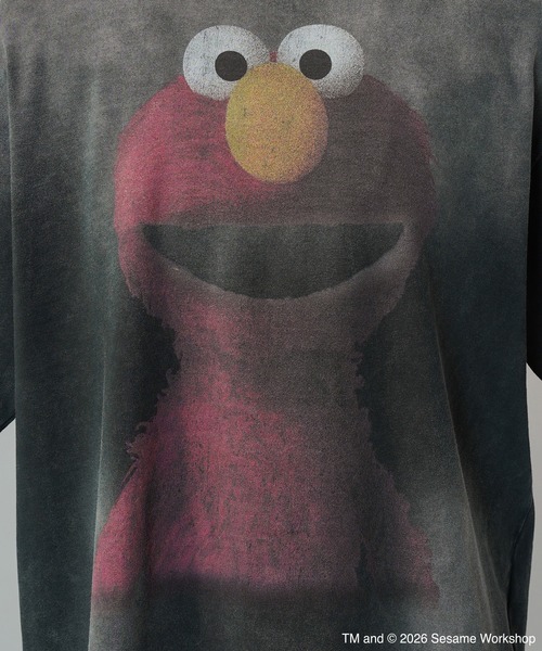 MAISON SPECIAL(メゾンスペシャル)の「《UNISEX》【MOVIE SERIES】「SESAME STREET」- Elmo - Prime-Over Crew Neck Short Sleeve T-Shirt/「セサミストリート」-エルモ-プライムオーバークルーネックショートスリーブTシャツ【MAISON SPECIAL/メゾンスペシャル】(Tシャツ/カットソー・メンズ・ブラック/ネイビー・0/1/2)」の11枚目の写真