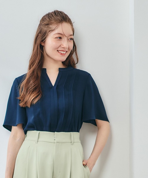 12Twelve Agenda(トゥエルブ アジェンダ)の「フレンチキスピンタック5分袖ブラウス(シャツ/ブラウス・レディース・オフホワイト/サックスブルー/ネイビー/ピンク・M)」の2枚目の写真