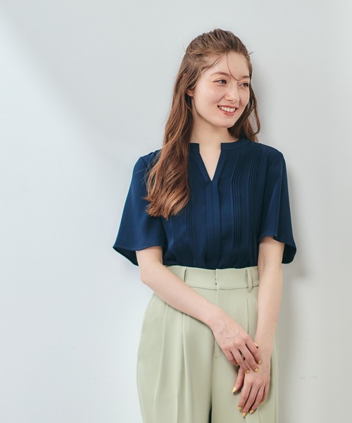 12Twelve Agenda(トゥエルブ アジェンダ)の「フレンチキスピンタック5分袖ブラウス(シャツ/ブラウス・レディース・オフホワイト/サックスブルー/ネイビー/ピンク・M)」の8枚目の写真
