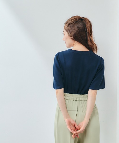 12Twelve Agenda(トゥエルブ アジェンダ)の「フレンチキスピンタック5分袖ブラウス(シャツ/ブラウス・レディース・オフホワイト/サックスブルー/ネイビー/ピンク・M)」の11枚目の写真