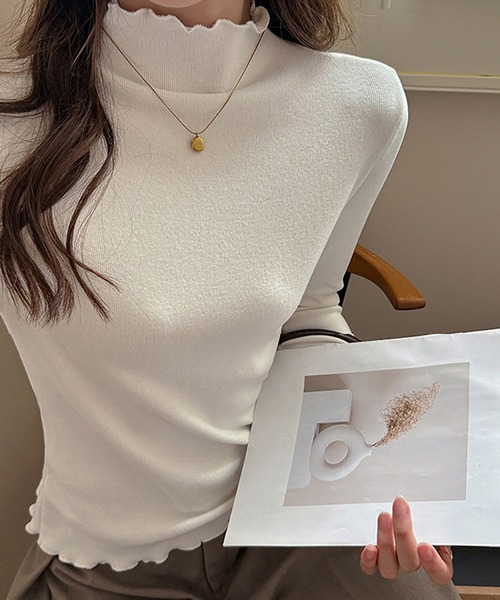 Doux Belle(ドゥーベル)の「スカラップハイネックリブカットソー(Tシャツ/カットソー・レディース・ベージュ/ダークグレー/モカ/ライトグレー/ブラック/オフホワイト・MEDIUM/LARGE)」の10枚目の写真