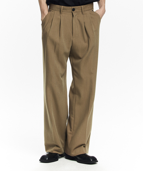MAISON MINED（メゾンミネド）の「SAINT TWO TUCK WIDE PANTS BEIGE（スラックス・メンズ・その他・SMALL/MEDIUM/LARGE）」の3枚目の写真