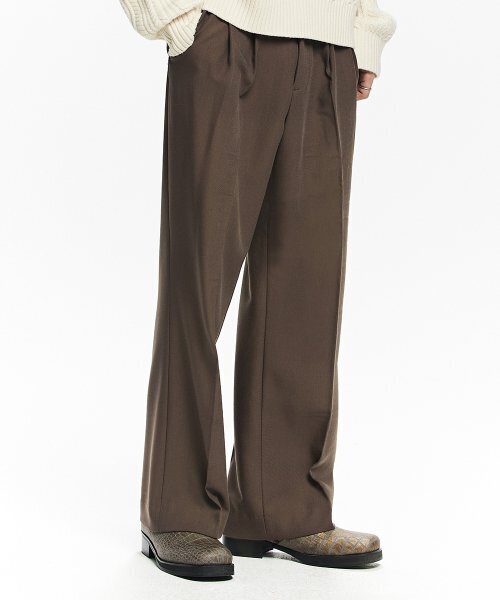 MAISON MINED（メゾンミネド）の「SAINT TWO TUCK WIDE PANTS BEIGE（スラックス・メンズ・その他・SMALL/MEDIUM/LARGE）」の9枚目の写真