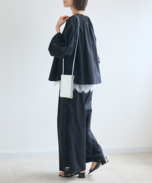 KATHARINE ROSS（キャサリンロス）の「エンブロイダリーコットンブラウス（シャツ/ブラウス・レディース・ブラック/ホワイト・MEDIUM）」の8枚目の写真