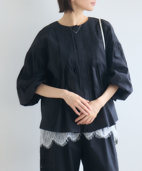 KATHARINE ROSS（キャサリンロス）の「エンブロイダリーコットンブラウス（シャツ/ブラウス・レディース・ブラック/ホワイト・MEDIUM）」の3枚目の写真