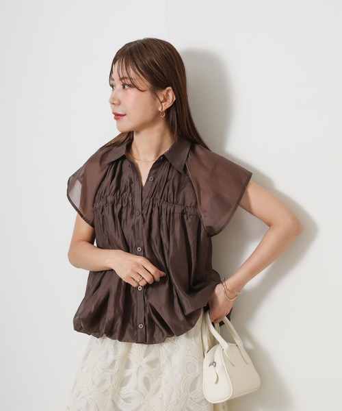 Riberry(リベリー)の「シアーバルーンシャーリングシャツ(シャツ/ブラウス・レディース・イエロー/ブラウン/ブラック/オフホワイト/ブルー・FREE)」の4枚目の写真