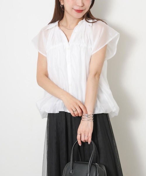 Riberry(リベリー)の「シアーバルーンシャーリングシャツ(シャツ/ブラウス・レディース・イエロー/ブラウン/ブラック/オフホワイト/ブルー・FREE)」の2枚目の写真