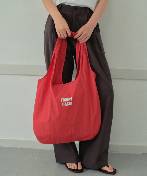WEDNESDAYOASISFORWOMEN(ウェンズデー オアシス フォー ウーマン)の「ウィークデイズ カラーナイロンショルダーバッグ_RED(WB6AC05)(ショルダーバッグ・レディース・レッド・FREE)」の4枚目の写真