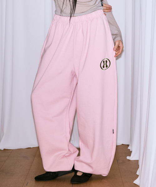 fog essentials ピンクスウェットパンツロゴ反射フォント H LOGO BASIC WIDE PT [PINK]（スウェットパンツ）｜THE MYSTERIOUS