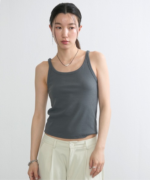NUJOH(ヌゾ)の「Basic Rib Sleeveless Top / ベーシックリブスリーブレストップ(タンクトップ・レディース・チャコールグレー/グレー/ブラック/アイボリー・FREE)」の3枚目の写真