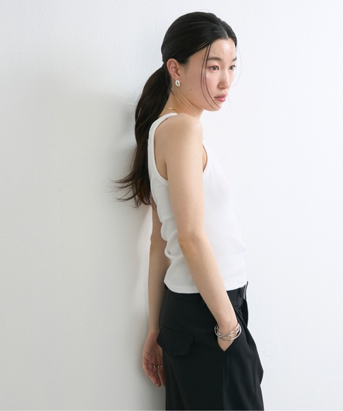 NUJOH(ヌゾ)の「Basic Rib Sleeveless Top / ベーシックリブスリーブレストップ(タンクトップ・レディース・チャコールグレー/グレー/ブラック/アイボリー・FREE)」の21枚目の写真