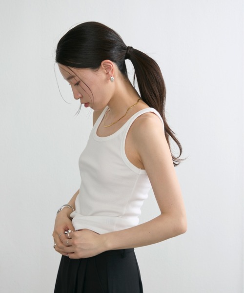 NUJOH(ヌゾ)の「Basic Rib Sleeveless Top / ベーシックリブスリーブレストップ(タンクトップ・レディース・チャコールグレー/グレー/ブラック/アイボリー・FREE)」の19枚目の写真