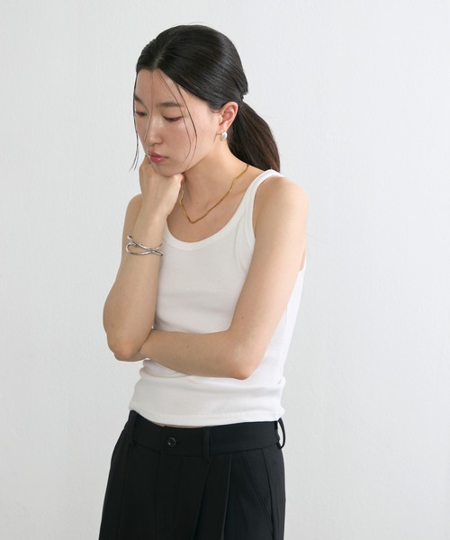 NUJOH(ヌゾ)の「Basic Rib Sleeveless Top / ベーシックリブスリーブレストップ(タンクトップ・レディース・チャコールグレー/グレー/ブラック/アイボリー・FREE)」の18枚目の写真
