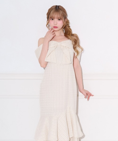 apres jour(アプレジュール)の「オフショルリボンマーメイドワンピース(ワンピース・レディース・ブルー系その他/ブラック系その他/オフホワイト・MEDIUM/X-LARGE/SMALL)」の4枚目の写真