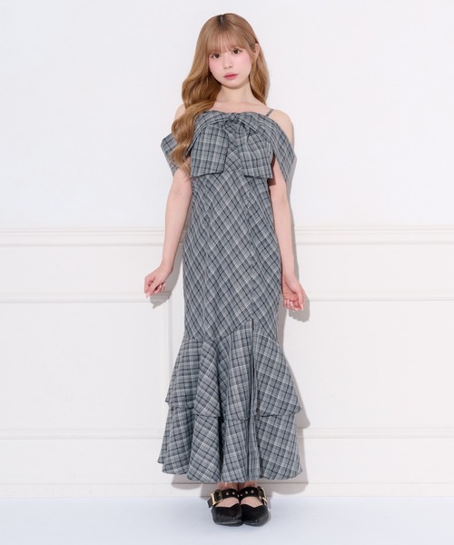 apres jour(アプレジュール)の「オフショルリボンマーメイドワンピース(ワンピース・レディース・ブルー系その他/ブラック系その他/オフホワイト・MEDIUM/X-LARGE/SMALL)」の13枚目の写真