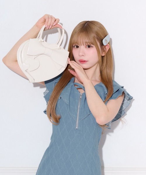 apres jour(アプレジュール)の「【apres jour×ARIAZ】ハートリボン2WAYショルダーバッグ(ハンドバッグ・レディース・ブラック/ホワイト・FREE)」の4枚目の写真
