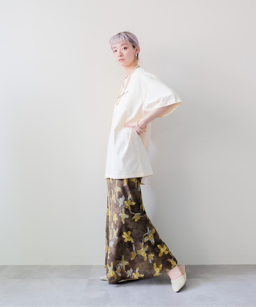 DOLLUPOOPS(ドールアップウップス)の「Dog Graphic Back Print T-shirt(ドッググラフィックバックプリントTシャツ)(Tシャツ/カットソー・レディース・イエロー/ブラック/チャコールグレー/オフホワイト・FREE)」の7枚目の写真