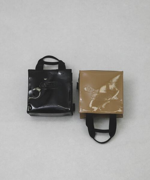 RODE SKO(ロデスコ)の「『別注』OUTDOOR PRODUCTS×hun RODESKO GLOSSY BAG(ショルダーバッグ・レディース・ブラック/ベージュ系その他・-)」の6枚目の写真