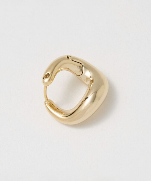 BEAUTY&YOUTH UNITED ARROWS(ビューティーアンドユースユナイテッドアローズ)の「ヒネリ スクエア ピアス(ピアス(両耳用)・レディース・ゴールド/シルバー・FREE)」の5枚目の写真