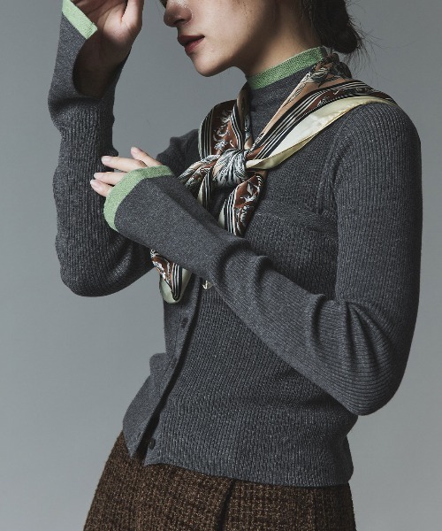W:Huku(フーク)の「【W:Huku / ウールミックスライトニット】配色 トップス / Wool-Blend Lightweight Knit Color-Block Top(ニット/セーター・レディース・チャコール/ブラック/ライトグレー/ブラウン・FREE)」の3枚目の写真