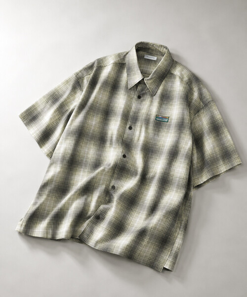 FREAK'S STORE（フリークスストア）の「限定展開 リラックスフィット ショートスリーブ チェックシャツ /半袖（シャツ/ブラウス・メンズ・チャコールグレー/ネイビー/ブラック/ブラウン/ライトベージュ/ベージュ/ホワイト/グリーン・SMALL/MEDIUM/LARGE）」の7枚目の写真
