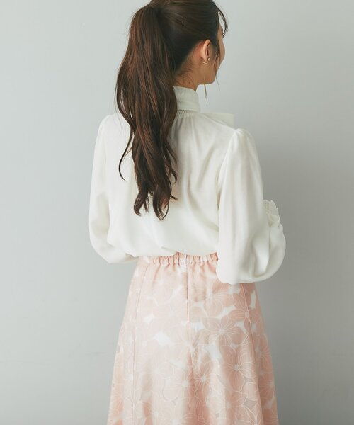 La boutique BonBon(ラブティックボンボン)の「【オケージョンにも】ボウタイシャーリングギャザーブラウス(シャツ/ブラウス・レディース・ピンク/オフホワイト・FREE)」の5枚目の写真