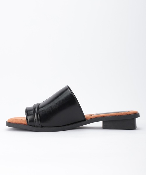 Lace Ladies(レースレディース)の「レザー調 アシメ ストラップ フラット サンダル(サンダル・レディース・アイボリー/ブラック・24.5cm/25cm/22.5cm/23cm/23.5cm/24cm)」の9枚目の写真