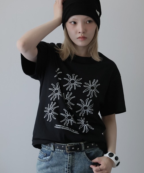 Ulysses(ユリシス)の「モノトーンプリントクルーネックTシャツ(Tシャツ/カットソー・レディース・ブラック・M/S)」の5枚目の写真