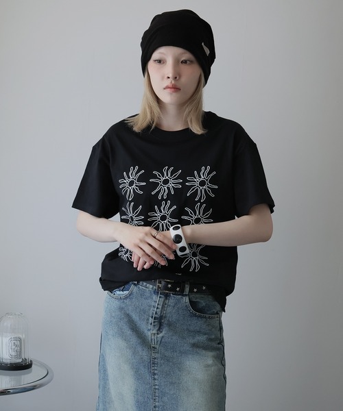 Ulysses(ユリシス)の「モノトーンプリントクルーネックTシャツ(Tシャツ/カットソー・レディース・ブラック・M/S)」の6枚目の写真