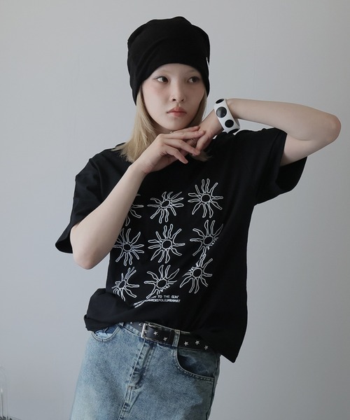 Ulysses(ユリシス)の「モノトーンプリントクルーネックTシャツ(Tシャツ/カットソー・レディース・ブラック・M/S)」の7枚目の写真
