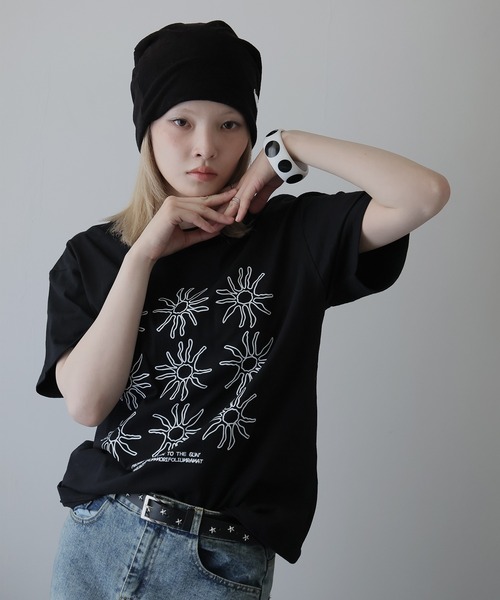 Ulysses(ユリシス)の「モノトーンプリントクルーネックTシャツ(Tシャツ/カットソー・レディース・ブラック・M/S)」の8枚目の写真