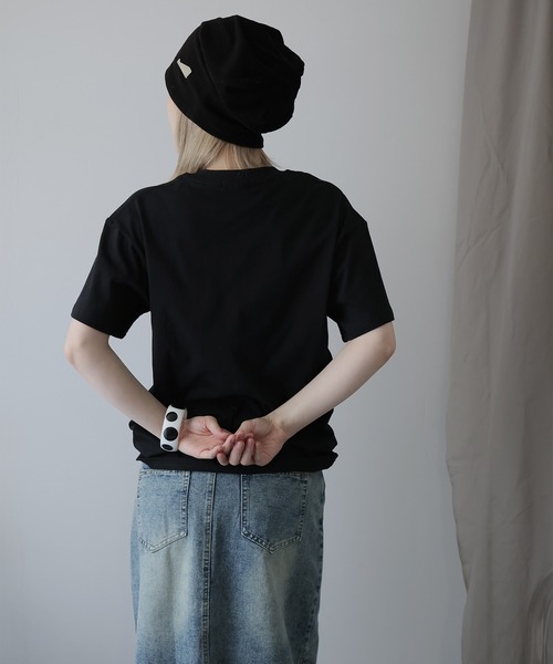 Ulysses(ユリシス)の「モノトーンプリントクルーネックTシャツ(Tシャツ/カットソー・レディース・ブラック・M/S)」の13枚目の写真