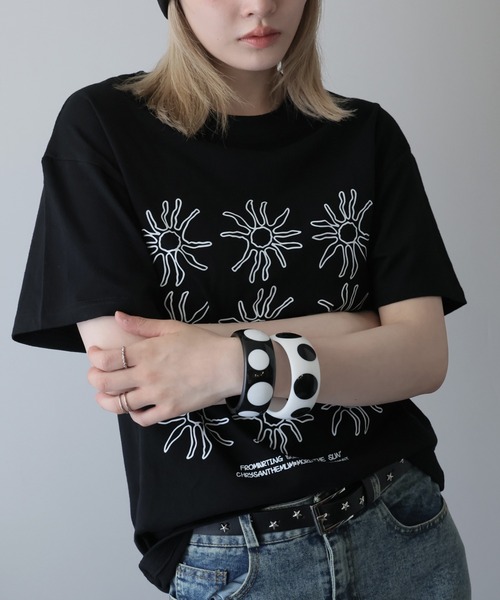 Ulysses(ユリシス)の「モノトーンプリントクルーネックTシャツ(Tシャツ/カットソー・レディース・ブラック・M/S)」の4枚目の写真