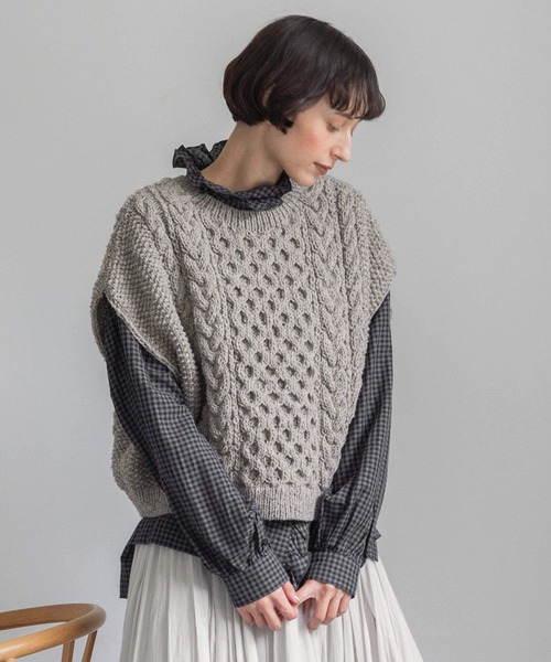 natural by clip — Perle W front key bubble vest