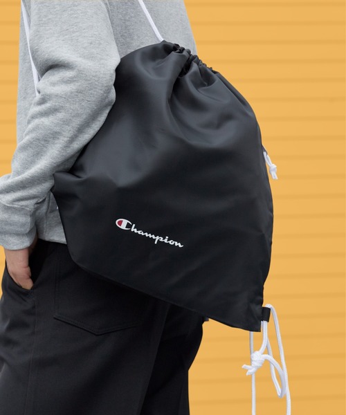 Champion(チャンピオン)の「Champion/チャンピオン LAUNDRY BAG ランドリーバッグ ナップサック サブバッグ サイドファスナー付き A4サイズ収納可能 メンズ レディース 2026年 秋 秋服 冬 冬服(バックパック/リュック・メンズ・ホワイト/ブラック/ネイビー/ライトパープル・FREE)」の3枚目の写真