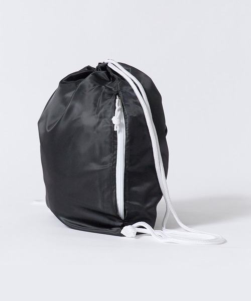 Champion(チャンピオン)の「Champion/チャンピオン LAUNDRY BAG ランドリーバッグ ナップサック サブバッグ サイドファスナー付き A4サイズ収納可能 メンズ レディース 2026年 秋 秋服 冬 冬服(バックパック/リュック・メンズ・ホワイト/ブラック/ネイビー/ライトパープル・FREE)」の16枚目の写真