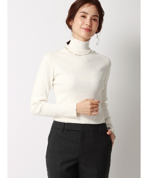 SUIT SQUARE(スーツスクエア)の「WEB限定/ボトルネックプルオーバーニット/長袖(ニット/セーター・レディース・ホワイト/ラベンダー・38)」の3枚目の写真